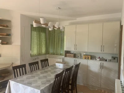 Cottage Kuća 240 m² na Izdavanje – Donja Gorica, Podgorica