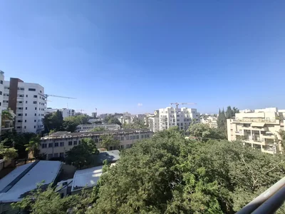 Quartier résidentiel À vendre – rare penthouse 6 piÈces avec terrasse de 64 m²