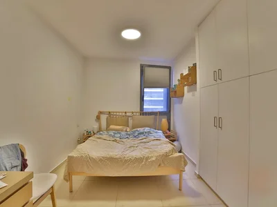 Residential quarter A ne pas manquer spacieux appartement avec balcon bien agence calme et lumineux avec hauts plafonds quartier florentine