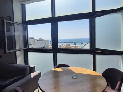 Quartier résidentiel Duplex penthouse vue mer à tel-aviv