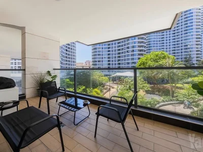 Жилой квартал Magnifique appartement dans lun des petits immeubles du complexe gindi a tel aviv