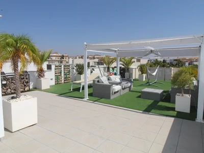 Villa 5-Schlafzimmer-Villa mit Pool und Solarium in Villamartin Orihuela