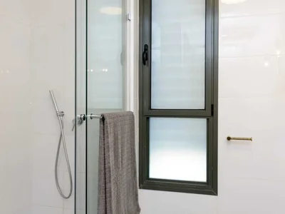 Dzielnica mieszkaniowa Superbe 2 pieces avec parking balcon et cave rue shenkin