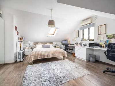 Quartier résidentiel Cottage triplex rare