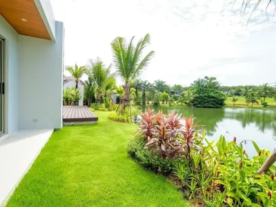 Complejo residencial New residential complex of villas with swimming pools in Phuket, Thailand