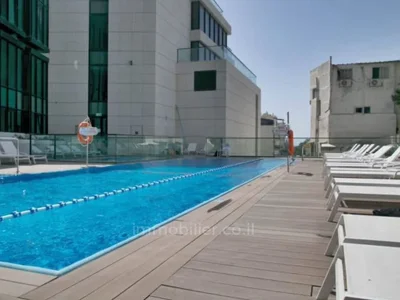 Dzielnica mieszkaniowa A louer tour white city appartement haut de gamme 4 piEces avec parking et terrasse