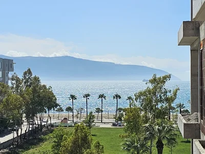 Wohngebäude Apartment with veranda in Lungomare Vlore