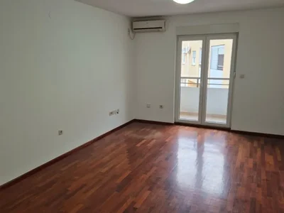 Wohnviertel Stan 47 m² na Izdavanje – Stari Aerodrom, Podgorica