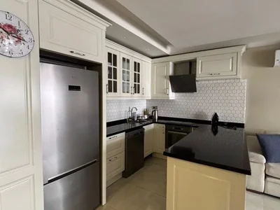 Zespół mieszkaniowy Furnished 1+1 apartment in Toprak Palace complex on the seafront.