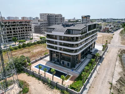 Apartamentowiec Apartamenty z Widokiem na Góry i Basenem w Antalyi Konyaaltı