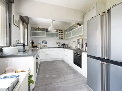 Quartier résidentiel Cottage triplex rare