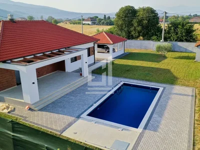 Cabaña Kuća 200 m² na Prodaju – Podgorica