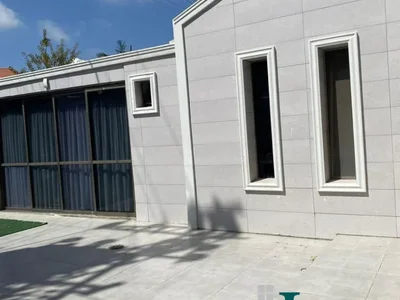Barrio residencial Une maison mitoyenne refait a neuf