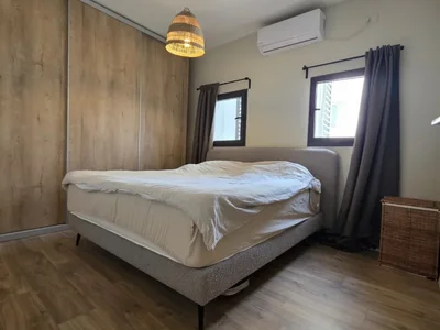 Residential quarter A vendre appartement 4 pieces entierement renove a bat yam