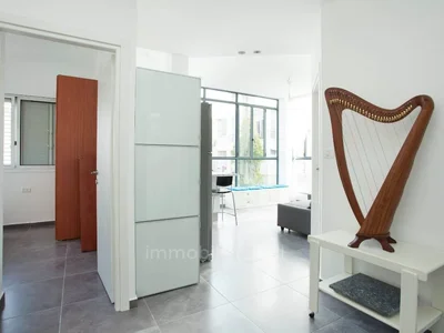 Жилой квартал Superbe 3 pieces renove dans une rue calme pres de ben gurion