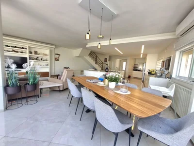 Wohnviertel Maison privee bayit vagan tres rare