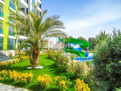 Wohnanlage Geräumige Wohnungen in Tece, Mersin in einer Anlage mit reicher Infrastruktur in der Nähe des Meeres.