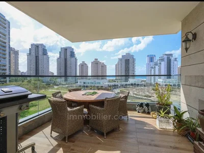 Quartier résidentiel À vendre – superbe appartement 5 pieces rehov mishpakhat malevski  - 
ir yamim (netanya)