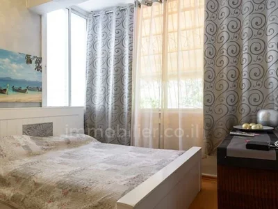 Жилой квартал Appartement 5 pieces avec potentiel a renove parking situe entre basel et bd bengourin