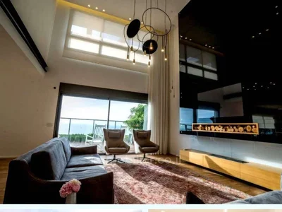 Quartier résidentiel Natanya-south beach. confort et Élégance , duplex meublé avec vue mer