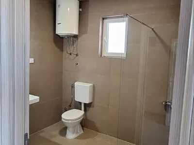 Hütte Kuća 95 m² na Izdavanje – Donji Kokoti, Podgorica