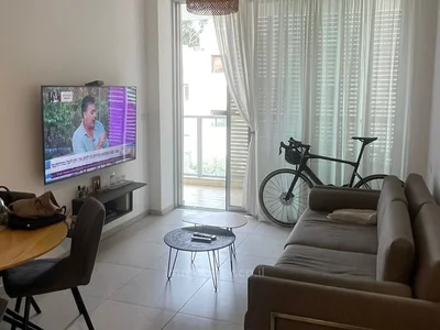 Quartier résidentiel A vendre appartement 2 pieces rue yehuda halevy - tres bon etat