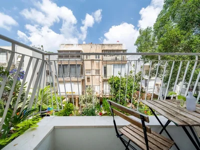 Dzielnica mieszkaniowa Appartement renove de 3 pieces avec balcon dans le vieux nord de tel aviv