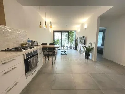 Residential quarter A ne pas manquer au centre avec terrasse bien agence bon emplacement dans un bel immeuble