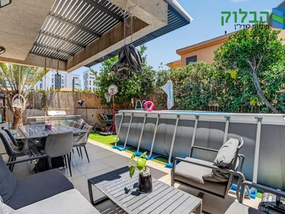 Residential quarter A vendre bien de luxe et rare a rishon lezion shikun hamizrach rue marbad haksamim