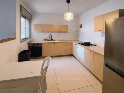 Dzielnica mieszkaniowa Appartement familial 4 pieces avec terrasse souccah carree ideale jerusalem immobilier 026786595