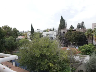 Barrio residencial Centre ville face au parc pour famille religieuse