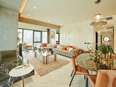 Complexe résidentiel High-rise residence with a park, a swimming pool and a tennis court close to metro stations, in the popular area of Sisli, Istanbul, Turkey