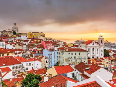 Цены на жилье в Португалии зашкаливают. С чем это связано и как это исправить? 
