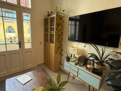 Dzielnica mieszkaniowa Charmant appartement de 3 pieces dans un immeuble historique rue montefiore