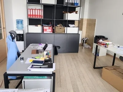 Dzielnica mieszkaniowa Na prodaju stan 77m² pored Capital Plaze