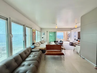 Wohnviertel Duplex penthouse face a la mer