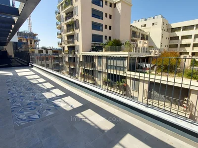 Wohnviertel Duplex penthouse rue calme florentine
