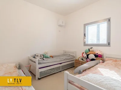 Residential quarter Superbe 3 pieces pres de kikar rabin dans une rue calme avec balcon ascenseur et parking