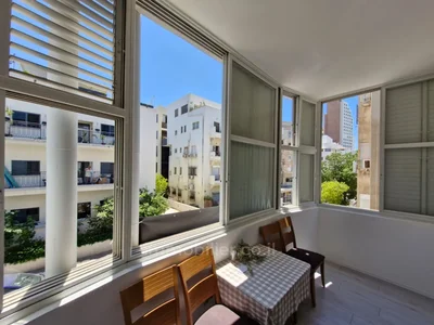 Residential quarter Rue calme proche mer frishman