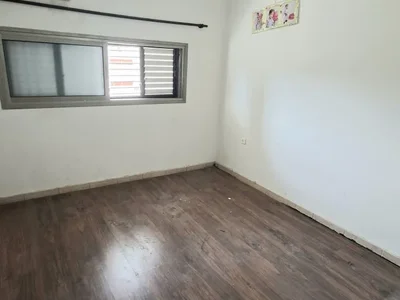 Dzielnica mieszkaniowa 3 pieces spacieux a louer proche de toutes commodites dalet ashdod