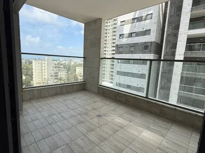Жилой квартал A saisir A louer immediatement appartement de 4 pieces neuf en plein centre ville de hadera