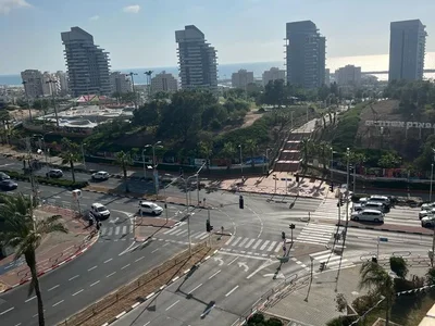 Wohnviertel Avec terrasse dans un bel immeuble au centre bon emplacement etage haut avec vue proche de la mer vue sur la mer agreable clair spacieux bel appartement bonnes orientations projet de qualite