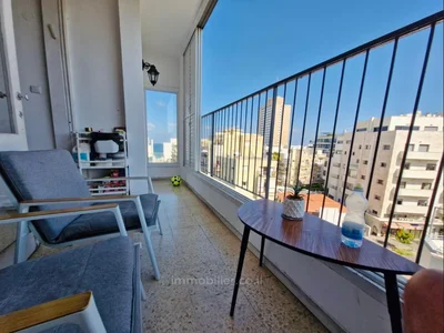 Quartier résidentiel Appartement 3 pieces a vendre rue frishman - tel aviv