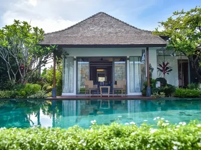 Villa Lake House