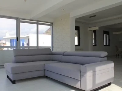 Wohnviertel Stan 240 m² na Prodaju – Dobre Vode, Bar