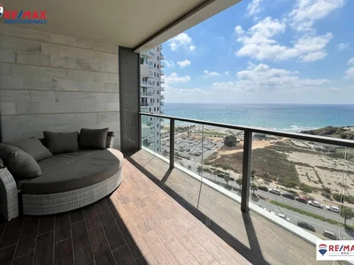 Barrio residencial Un appartement de reve dans un immeuble de tres haut standing en premiere ligne face a la mer