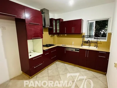 Quartier résidentiel Au centre, agréable, bel appartement, bonne affaire, en bon etat