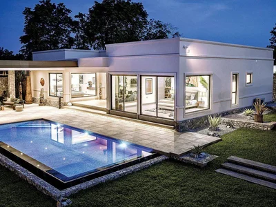 Wohnanlage Complex of villas with swimming pools and gardens close to the highways and international schools, Pattaya, Thailand