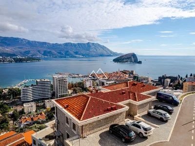 Zespół mieszkaniowy Apartments in a low-rise residential building in Budva