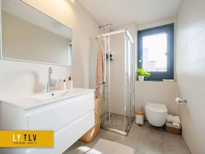 Quartier résidentiel Magnifique 4 pieces dans un immeuble neuf pres de yehuda hamacabi et le parc avec parking et cave